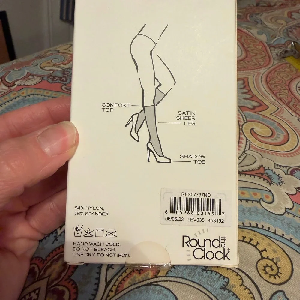 Round the Clock 2 Pairs Nude Satin Sheer Knee High Stockings One Size 20 Denier‎